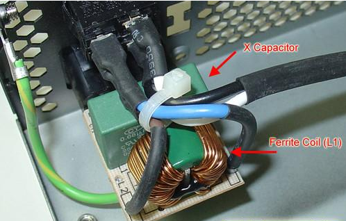 1 级 EMI 配备 X 电容器和铁氧体电感器