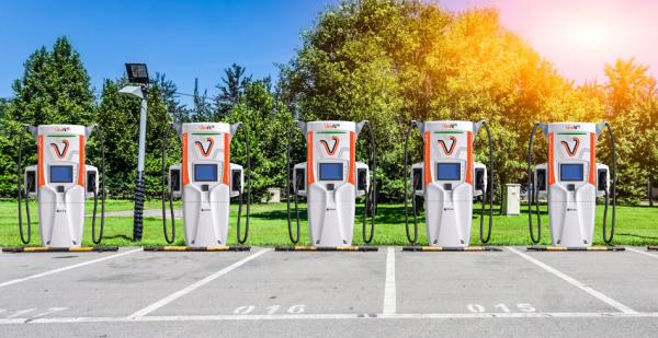 世界上最先進(jìn)的超快速電動汽車充電器在日本推出