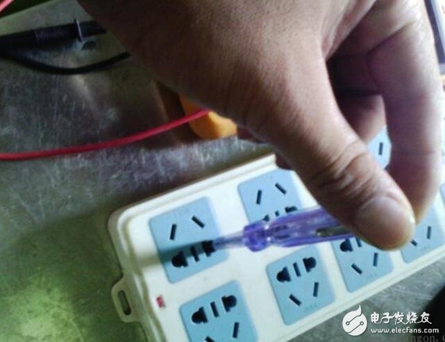 如何使用數字萬用表區分火線和零線